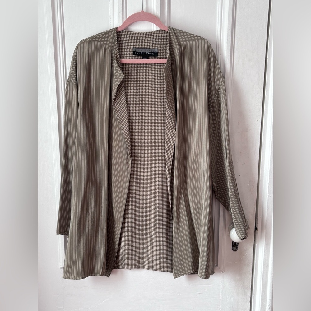 Women’s Ellen Tracy 100% Silk Open Front Striped cardigan. Lined Size 8